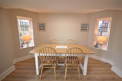 2 bedroom apartment to rent, Park Crescent, Southport, Merseyside, PR9