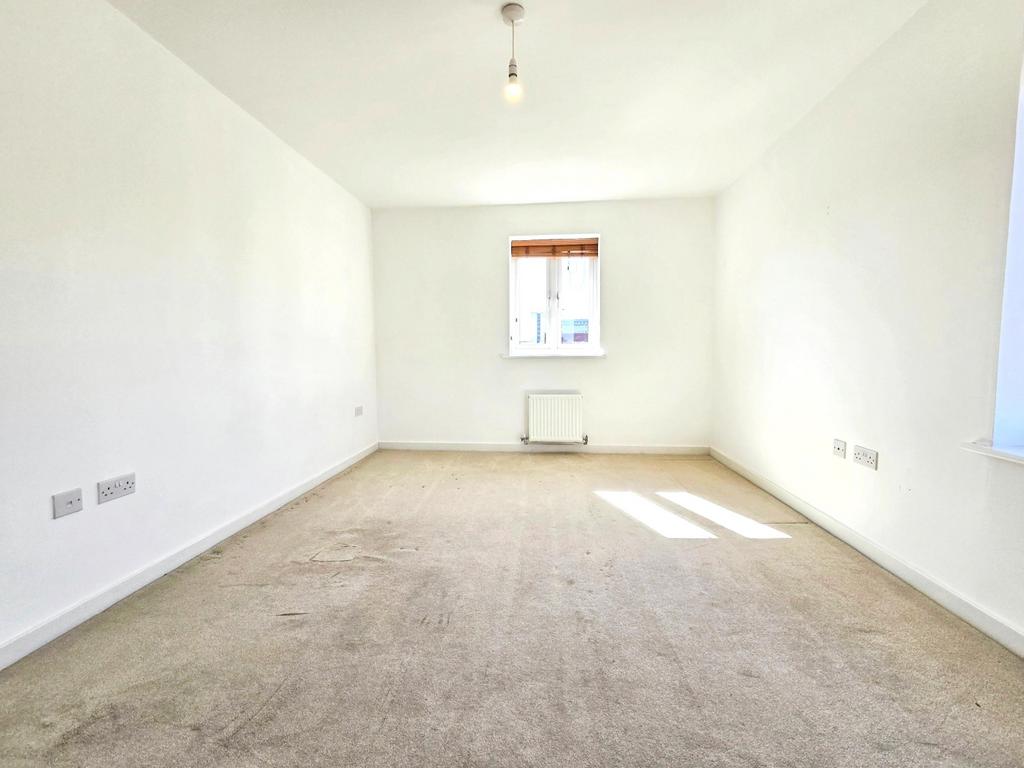 Ewe Move Basingstoke St Catherine Road Bedroom One