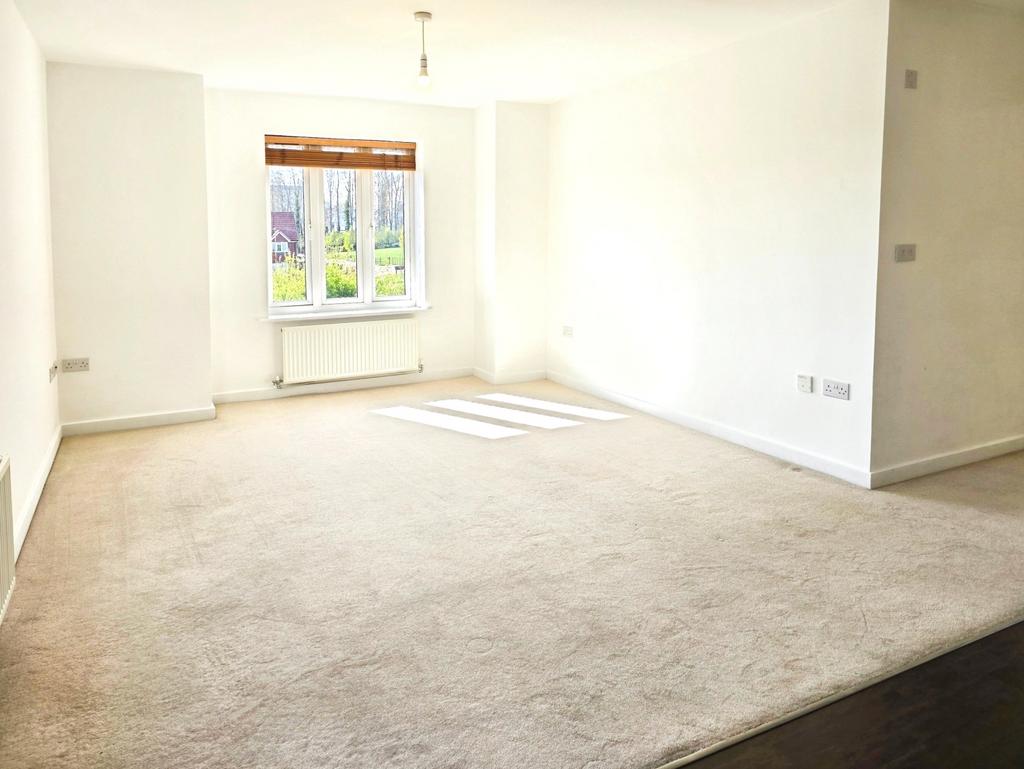 Ewe Move Basingstoke St Catherine Road Living Area