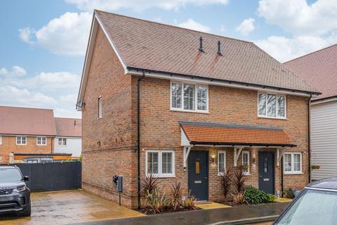 2 bedroom detached house for sale, Felsmere Drive, East Grinstead RH19