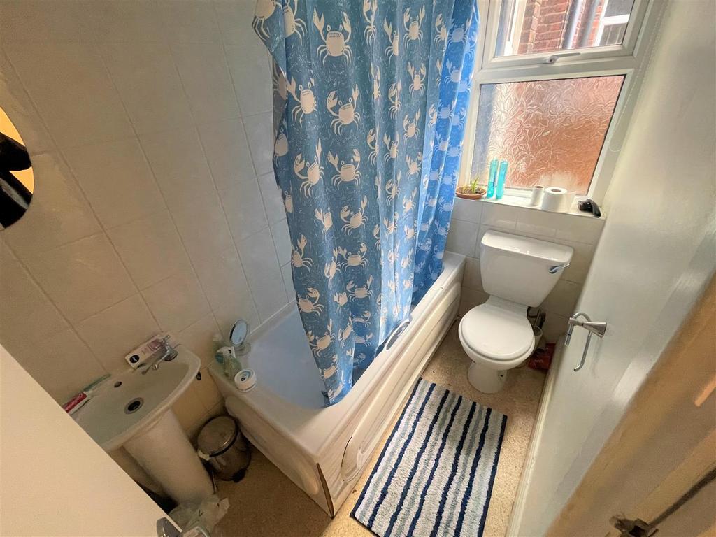 Bathroom ground floor