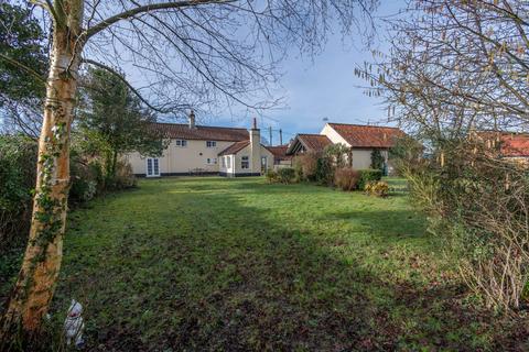 4 bedroom detached house for sale, London Street, Whissonsett, NR20