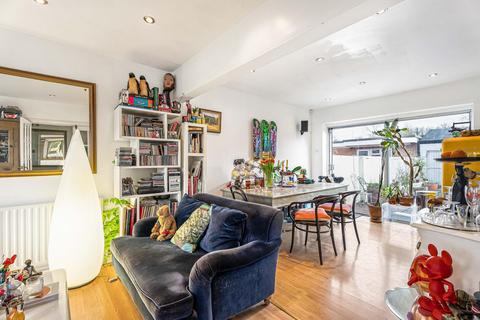 3 bedroom end of terrace house for sale, Charlton Road, Edmonton
