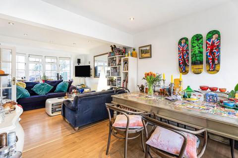 3 bedroom end of terrace house for sale, Charlton Road, Edmonton