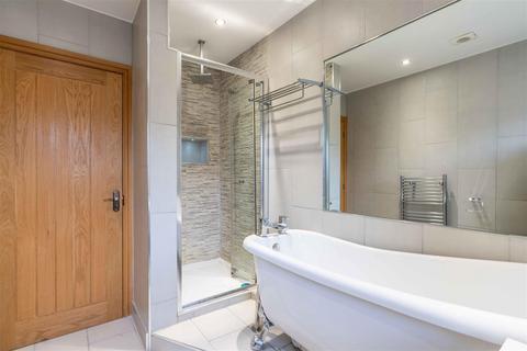 3 bedroom semi-detached house to rent, Village Heights, Gateshead, NE8