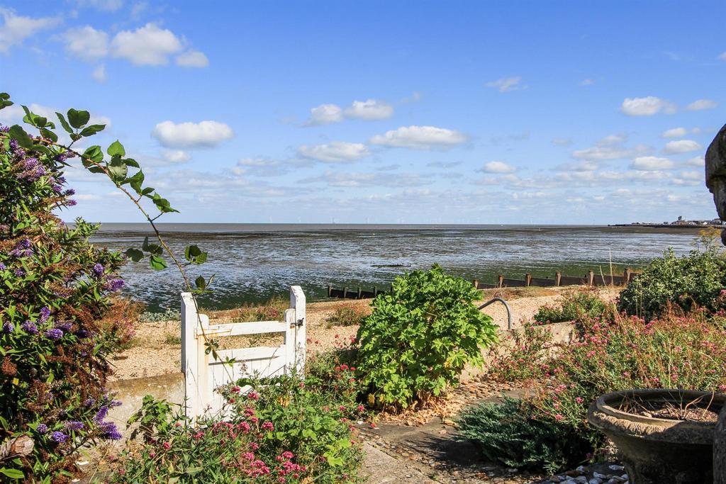 Admiralty Walk, Whitstable