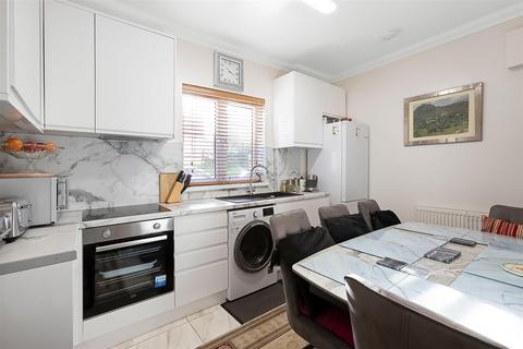 undefined, Station Approach Road, Coulsdon CR5