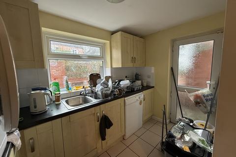 5 bedroom terraced house to rent, Nottingham NG7