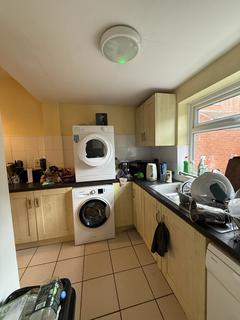 5 bedroom terraced house to rent, Nottingham NG7