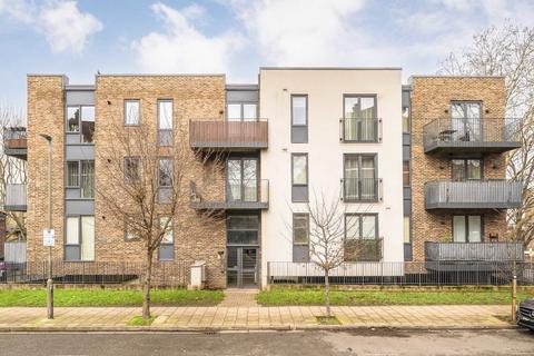 2 bedroom flat for sale, Gideon Road, London SW11