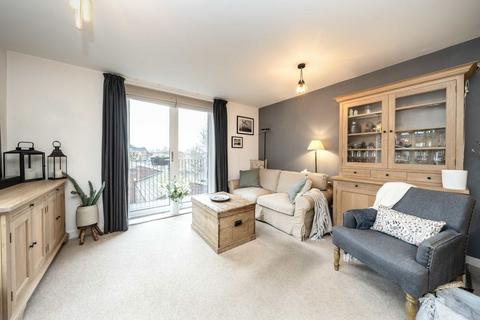 2 bedroom flat for sale, Gideon Road, London SW11