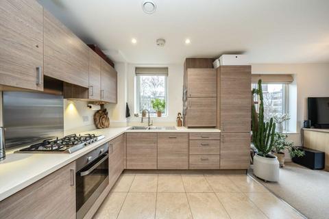 2 bedroom flat for sale, Gideon Road, London SW11