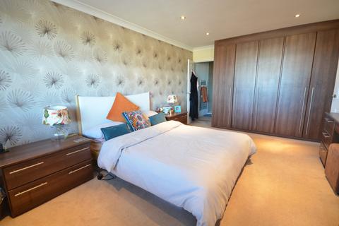 4 bedroom detached house for sale, Coniston Drive, Farnham, Surrey, GU9