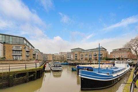 Ferry Lane, Brentford TW8