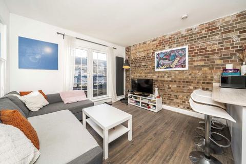 3 bedroom flat for sale, Ashdown Walk, London E14