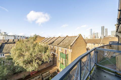3 bedroom flat for sale, Ashdown Walk, London E14