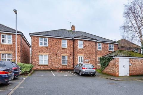 2 bedroom ground floor flat for sale, Waterside Gardens, York YO31