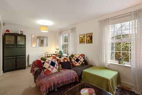 2 bedroom ground floor flat for sale, Waterside Gardens, York YO31