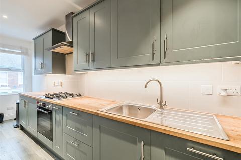 2 bedroom flat for sale, Lechmere Road, London NW2