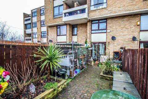 Neville Court, Washington NE37