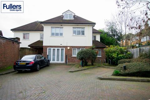 1 bedroom ground floor flat for sale, Springbank, London N21