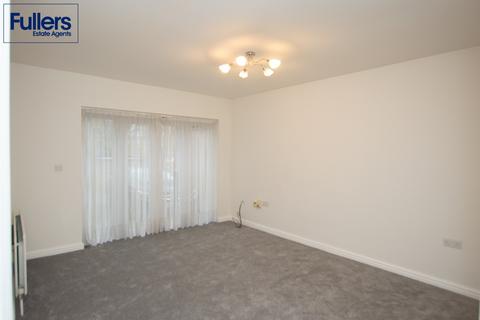 1 bedroom ground floor flat for sale, Springbank, London N21