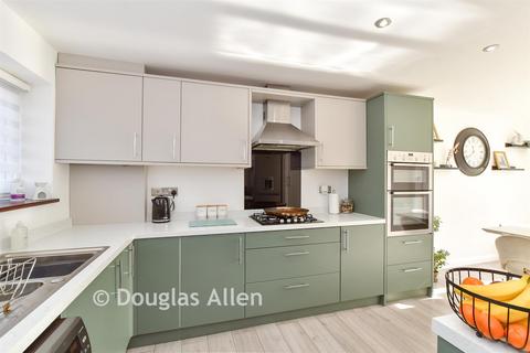 3 bedroom terraced house for sale, Long Riding, Basildon, Essex