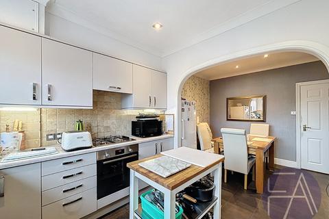 2 bedroom flat for sale, Saxenholme, Southport PR8