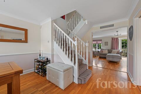 4 bedroom semi-detached house for sale, Willowdene, Pilgrims Hatch, CM15
