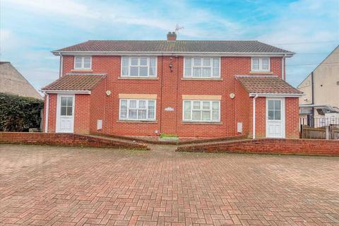 2 bedroom apartment for sale, Frinton Road, Kirby Cross CO13