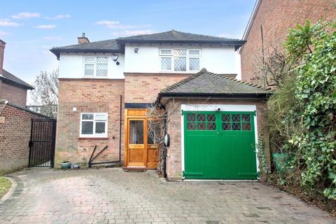 undefined, Glen Crescent, Woodford Green, IG8