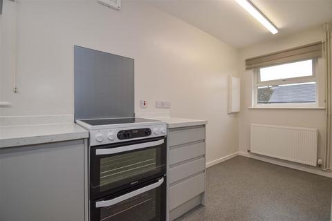 3 bedroom end of terrace house to rent, Milner Mount, Penrith