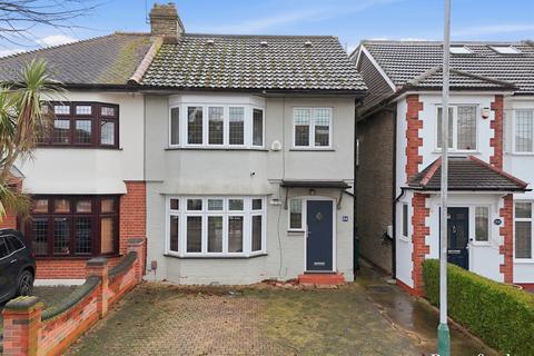 4 bedroom semi-detached house for sale, Wayside Avenue, Hornchurch, RM12