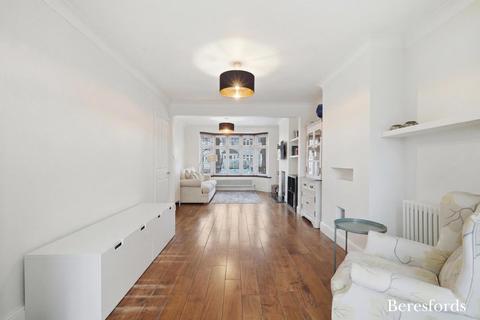 4 bedroom semi-detached house for sale, Wayside Avenue, Hornchurch, RM12