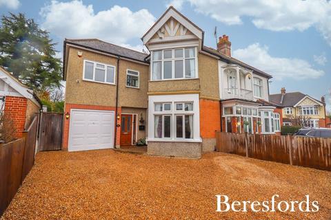 4 bedroom semi-detached house for sale, Deyncourt Gardens, Upminster, RM14
