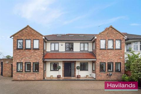 6 bedroom semi-detached house for sale, Green Dragon Lane, London