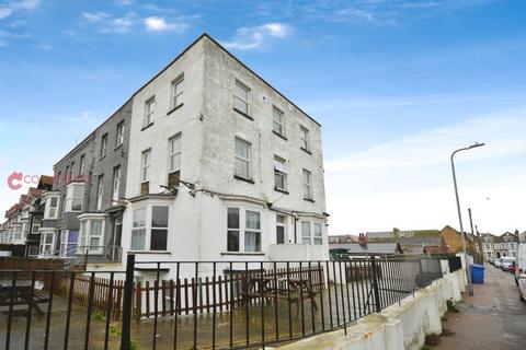 2 bedroom flat to rent, Godwin Road, Cliftonville, CT9 2HG