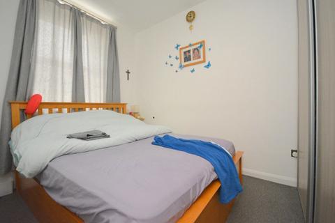 2 bedroom flat to rent, Godwin Road, Cliftonville, CT9 2HG