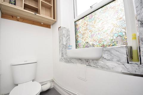 2 bedroom flat to rent, Godwin Road, Cliftonville, CT9 2HG