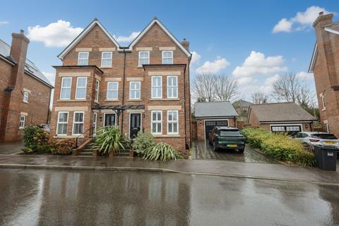 4 bedroom semi-detached house for sale, Bonnet Lane, Burgess Hill, RH15