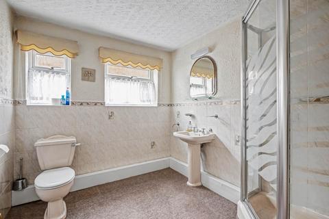 2 bedroom semi-detached bungalow for sale, Mead Green, Chatham