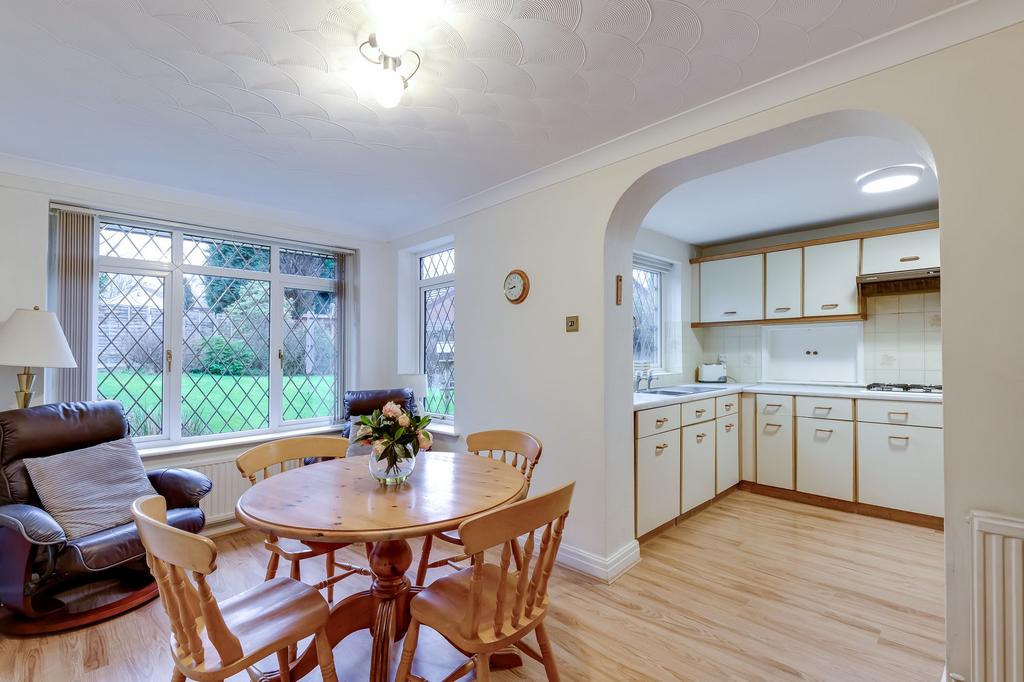 Sitting/Dining Room