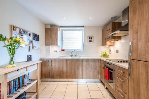 2 bedroom flat to rent, Fleet Street, Brighton