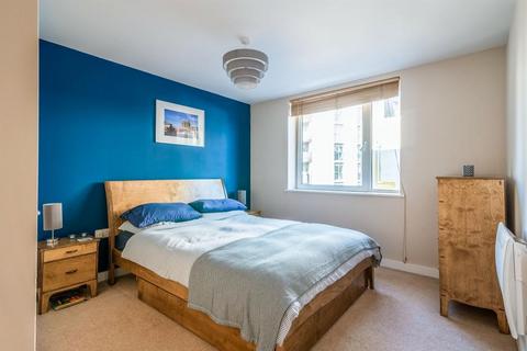 2 bedroom flat to rent, Fleet Street, Brighton