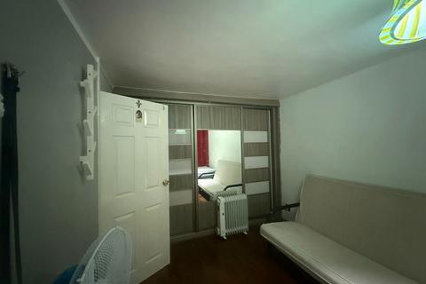 undefined, Waleys Close, Luton LU3