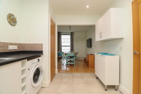 2 bedroom flat for sale, The Parade, Birchington, Kent, CT7
