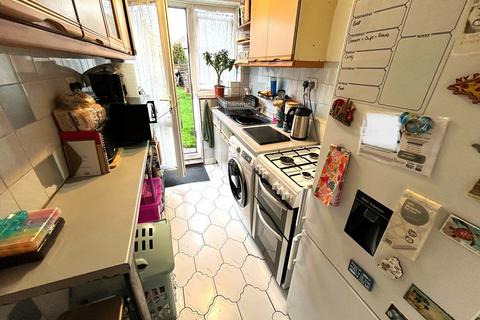 2 bedroom terraced house for sale, Ayloffe Road, Dagenham