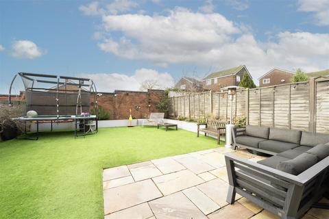 undefined, Canham Close, Kimpton