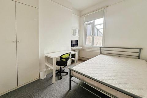 1 bedroom terraced house to rent, Park Road, Exeter