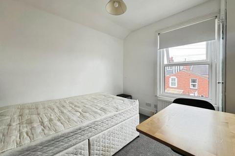 1 bedroom terraced house to rent, Park Road, Exeter
